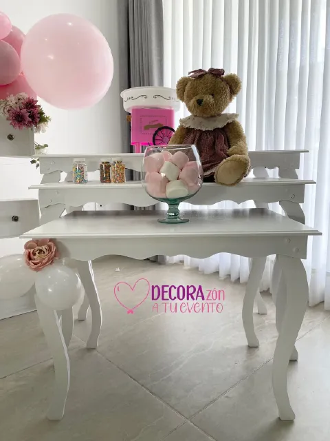 Mesa de postres con letras LOVE. feb 2023 · Decoración, mobiliario y candy bar