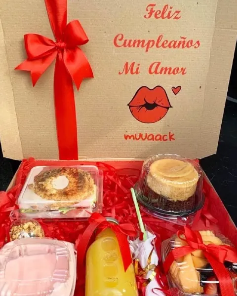 Caja de regalo: Desayuno sorpresa con mensaje personalizado